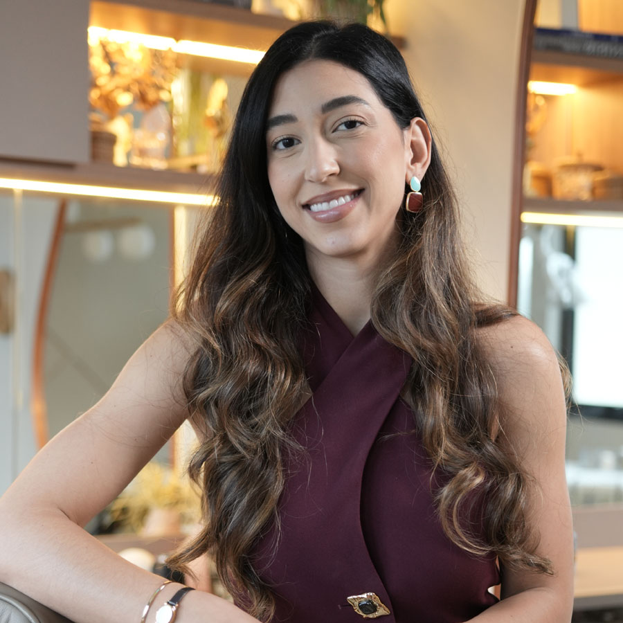 Dentista Barbara Ferrari | Eu acredito que a saúde interna e a estética externa devem caminhar juntas
